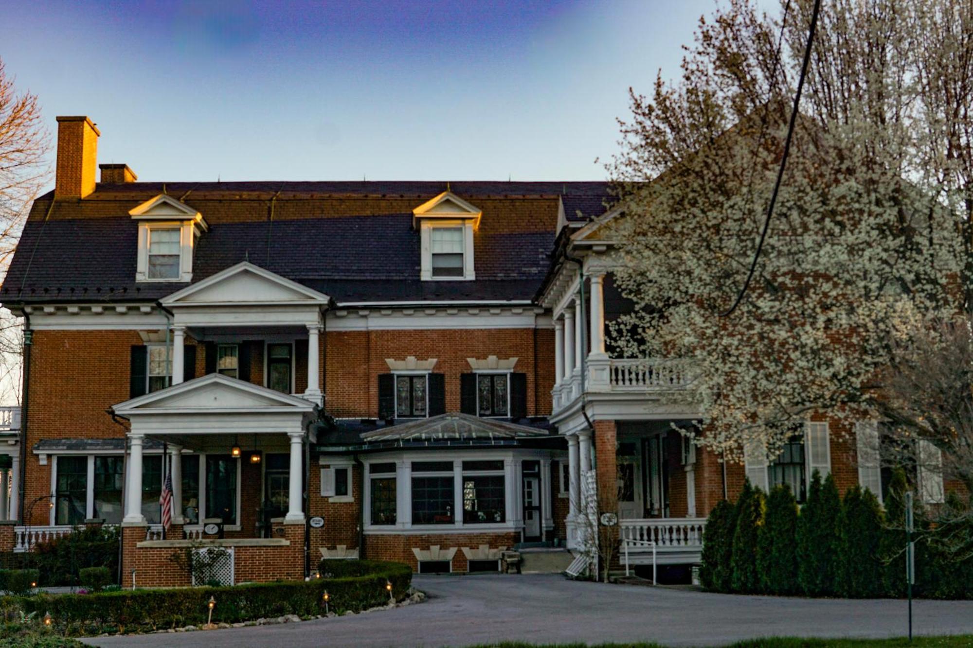 Mercersburg Inn Экстерьер фото