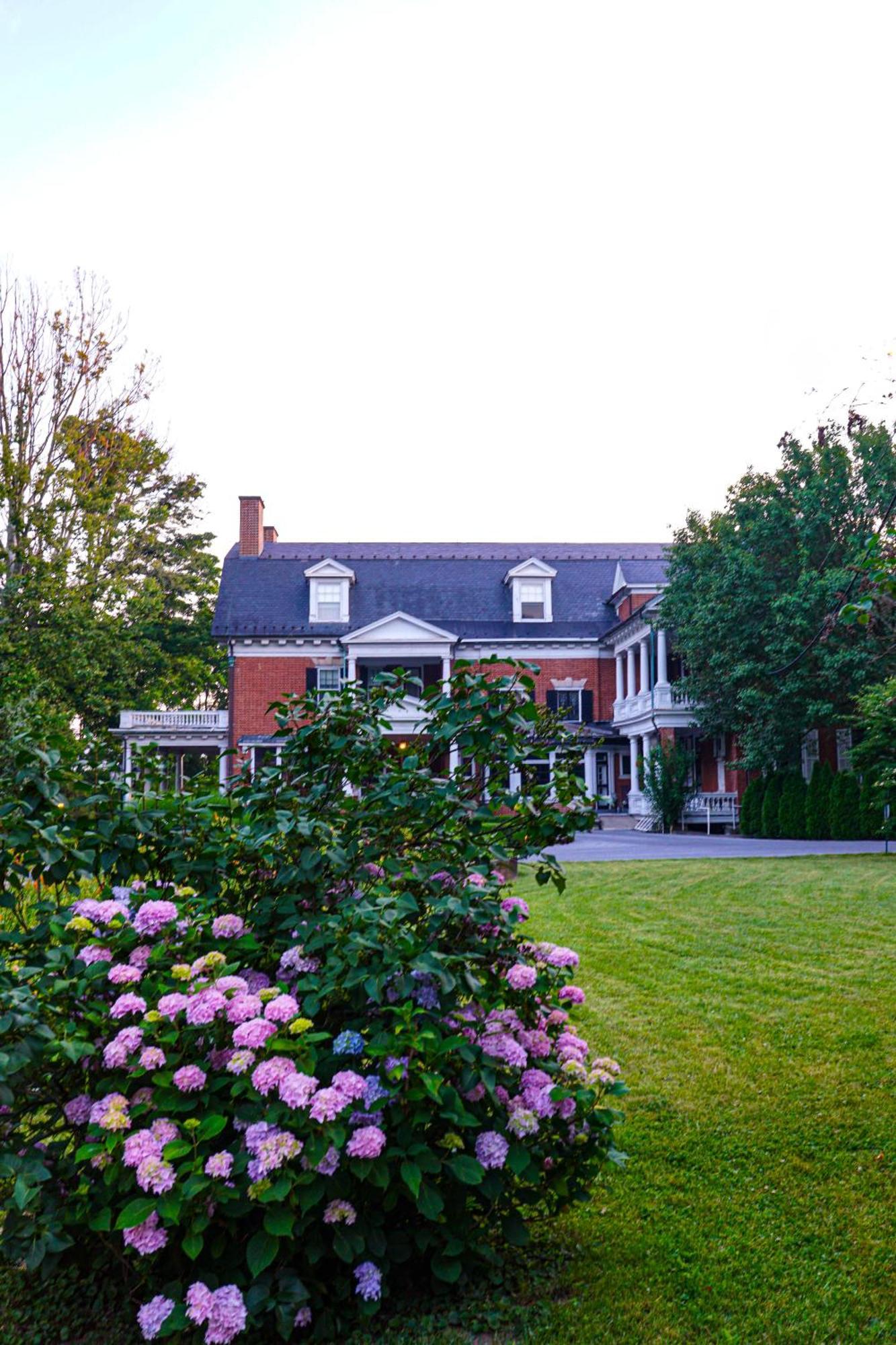 Mercersburg Inn Экстерьер фото
