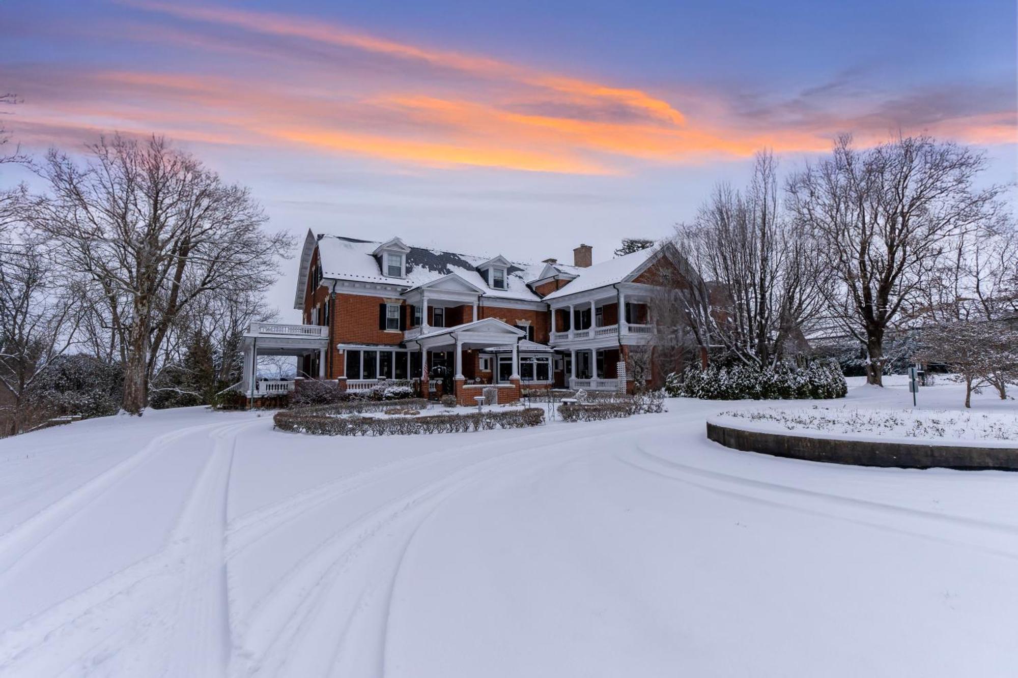 Mercersburg Inn Экстерьер фото