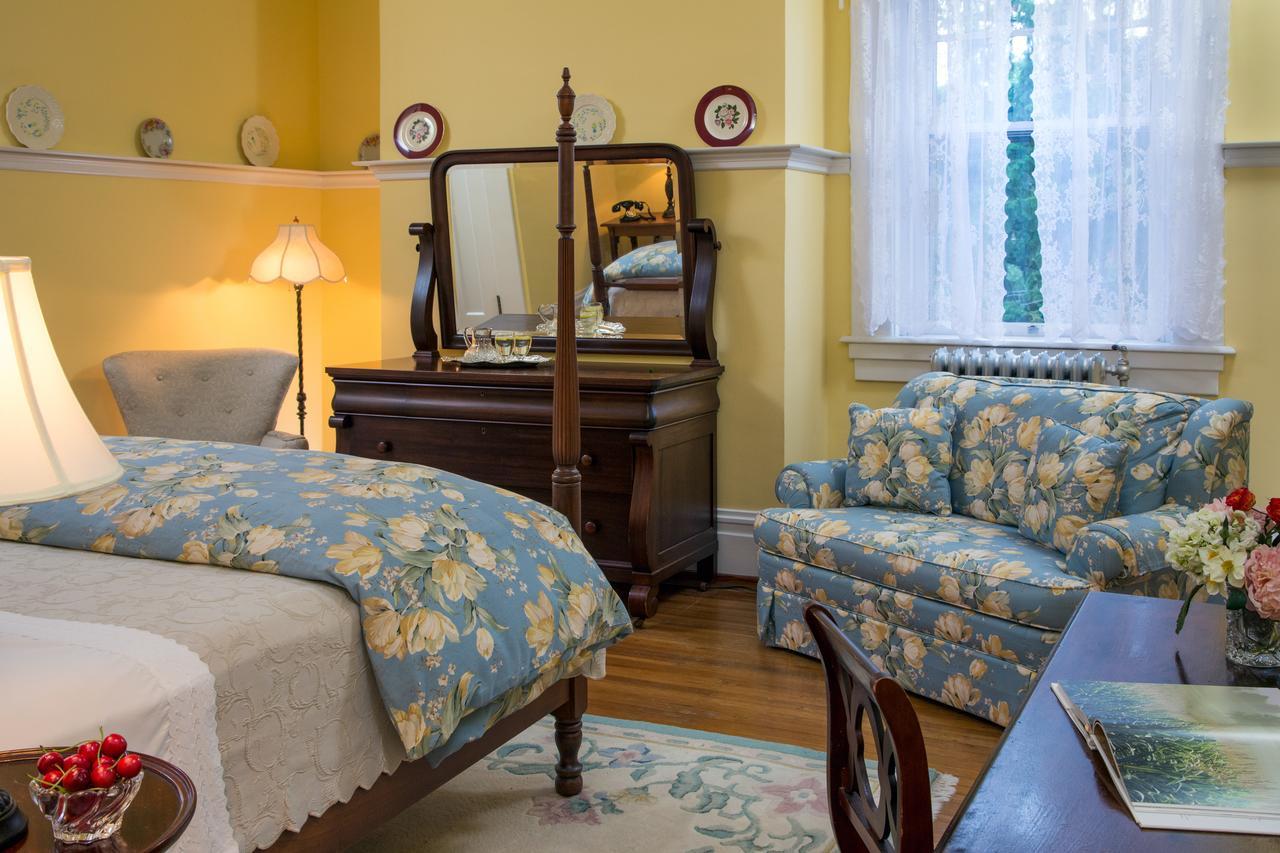 Mercersburg Inn Экстерьер фото
